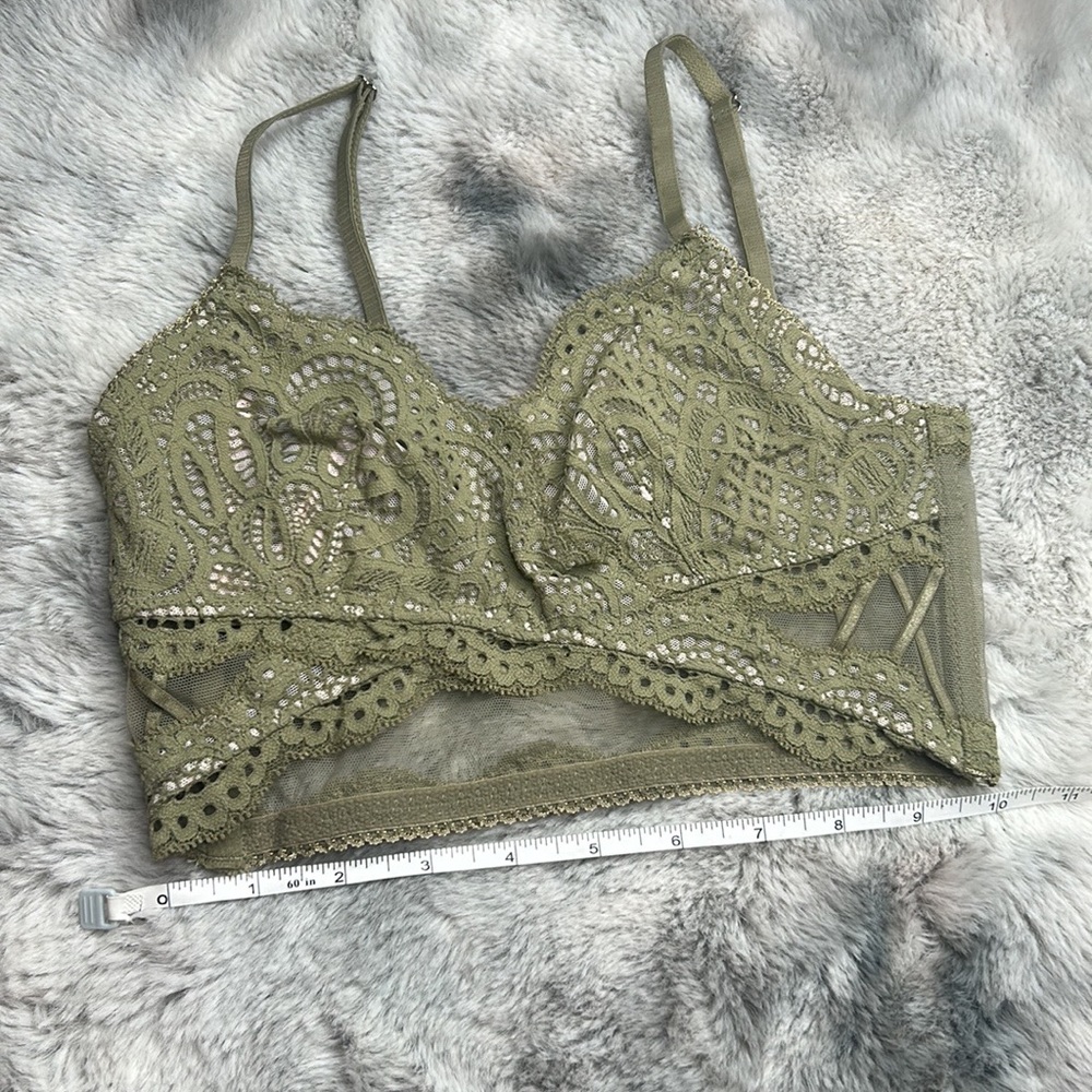 Nwt Victoria secret lace bralette